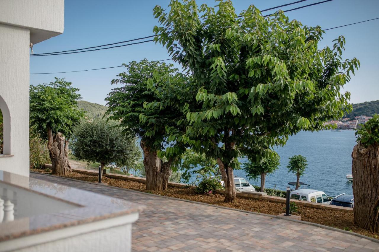 Apartments And Rooms By The Sea Supetarska Draga - Gornja, Rab - 11579 Екстер'єр фото