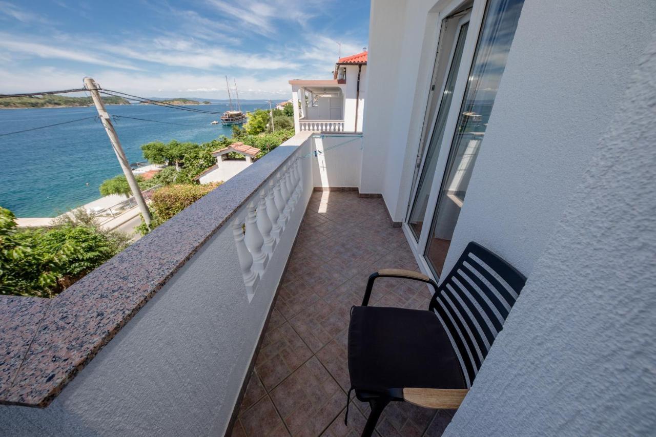 Apartments And Rooms By The Sea Supetarska Draga - Gornja, Rab - 11579 Екстер'єр фото