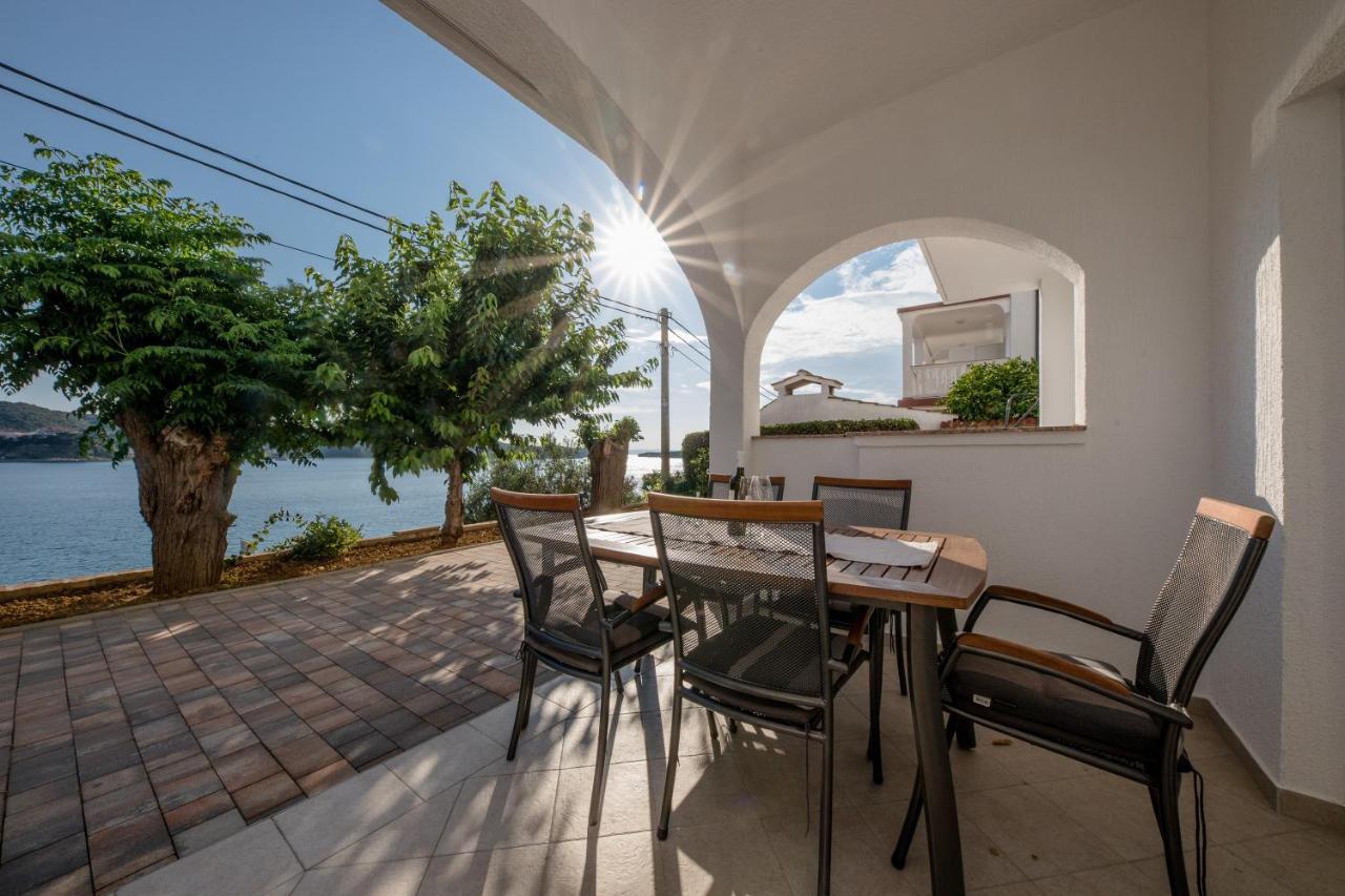 Apartments And Rooms By The Sea Supetarska Draga - Gornja, Rab - 11579 Екстер'єр фото