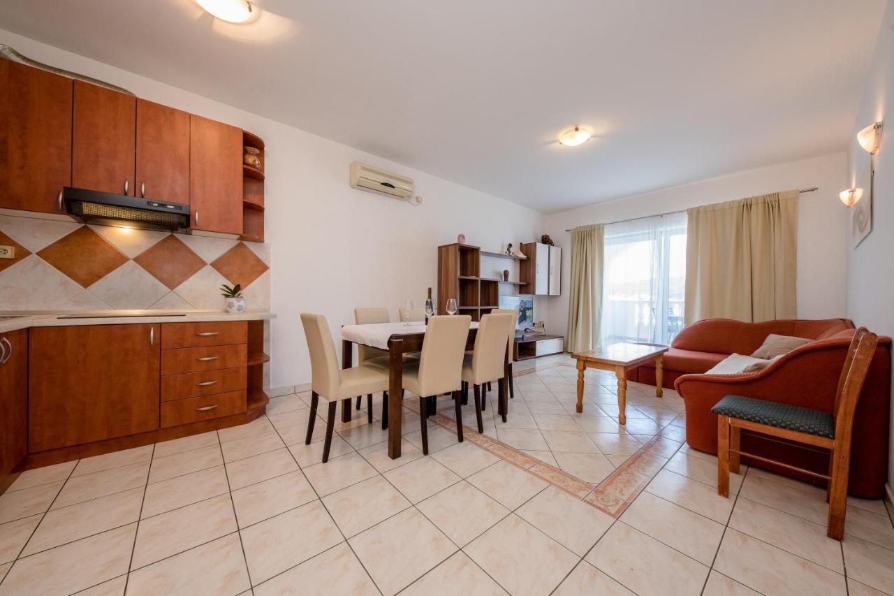 Apartments And Rooms By The Sea Supetarska Draga - Gornja, Rab - 11579 Екстер'єр фото