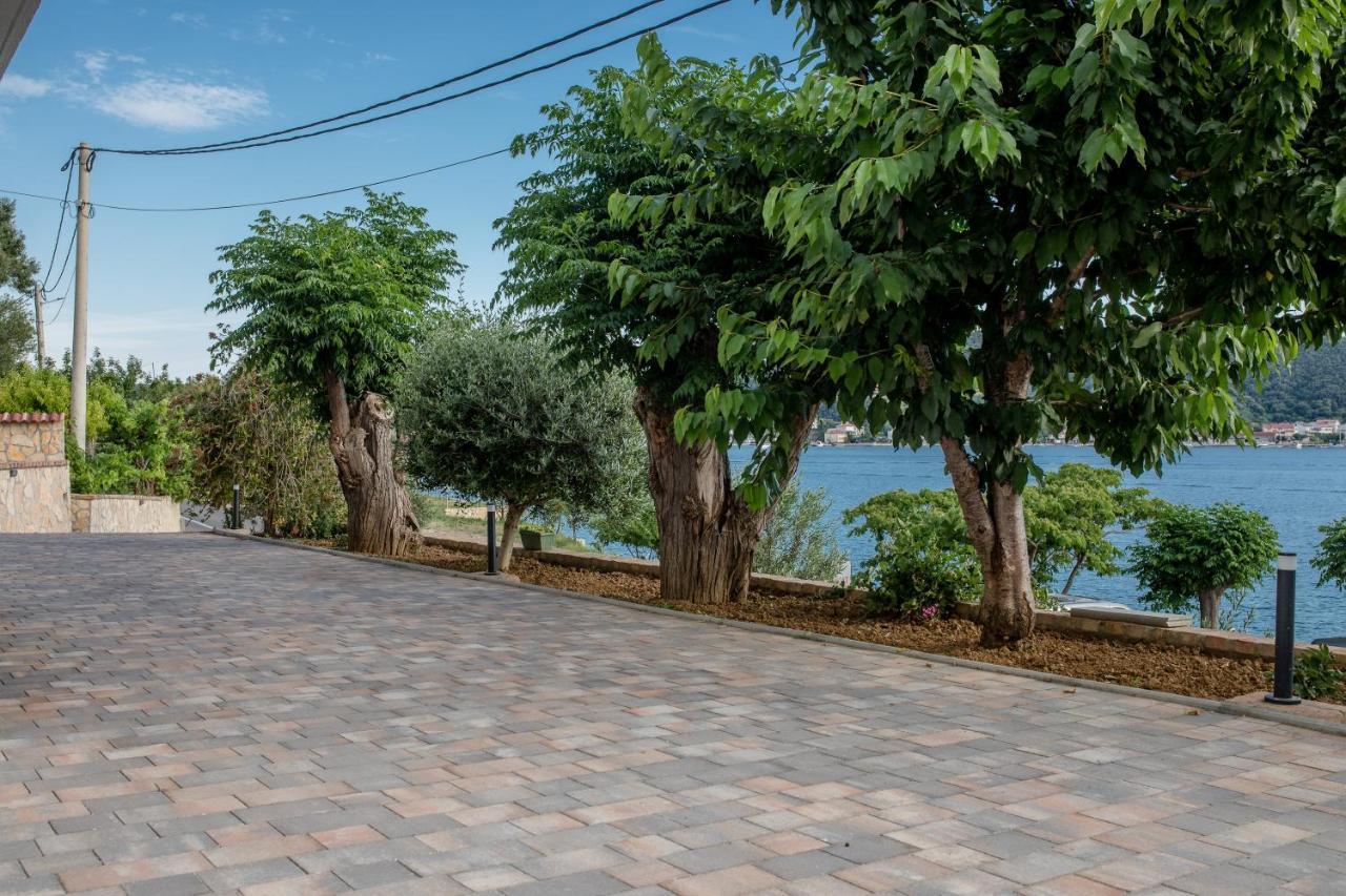 Apartments And Rooms By The Sea Supetarska Draga - Gornja, Rab - 11579 Екстер'єр фото