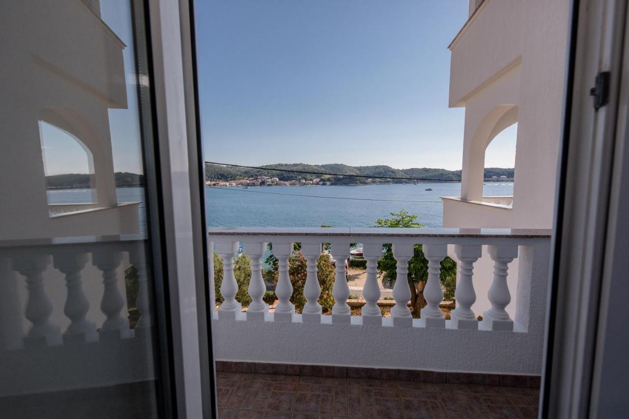 Apartments And Rooms By The Sea Supetarska Draga - Gornja, Rab - 11579 Екстер'єр фото